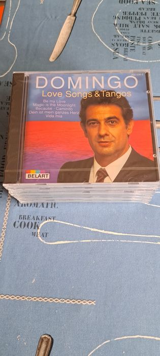 12 диска/CD с Pavarotti , Domingo , Carreras