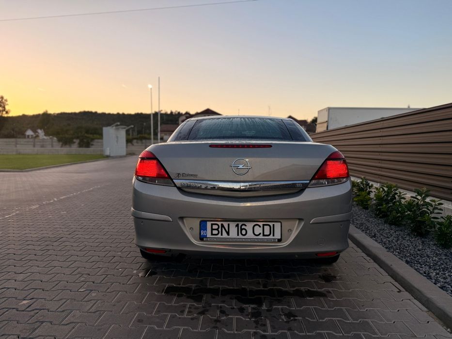 Vând Opel Astra H