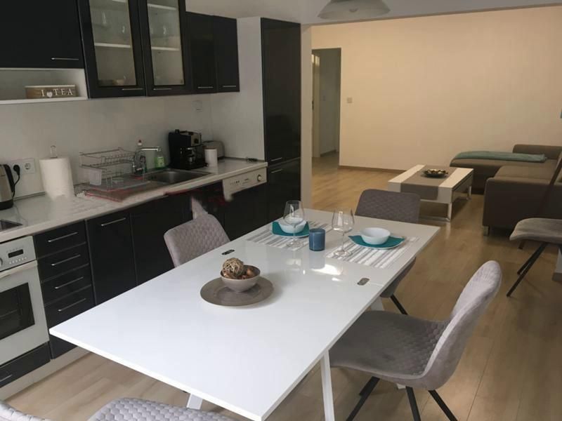 Дава се под наем Четиристаен апартамент в София, Център - 130 кв.м за 1380 € - Снимка #3