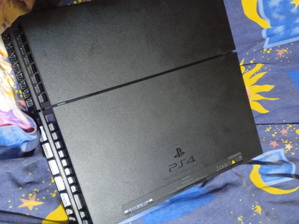 Ps4 slim 500gb ,nou folosit doar de câteva ori +maneta originala