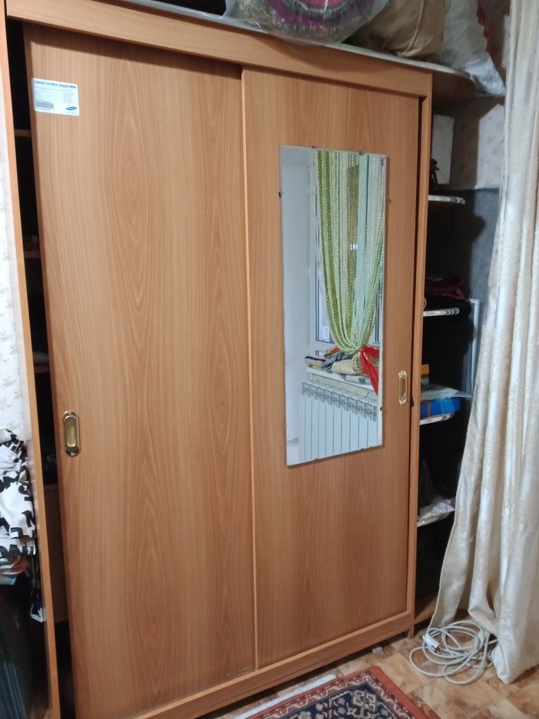 Продам б/у шифоньер