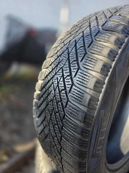 Anvelope iarna 215 55 17 R17  Pirelli 2023