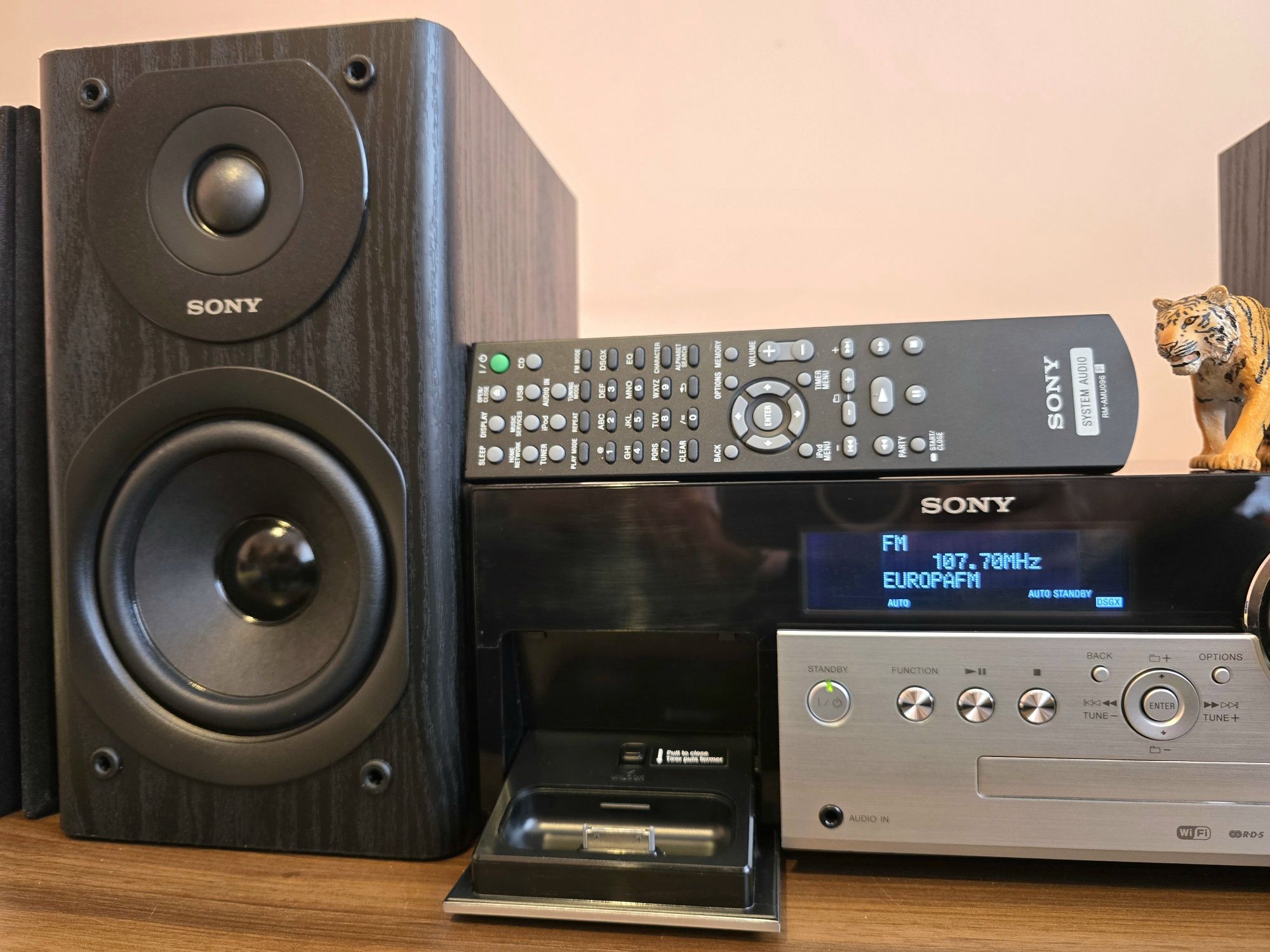 Sony CMT-MX700Ni. Capodoperă audio. Ca nou. Preț fix !