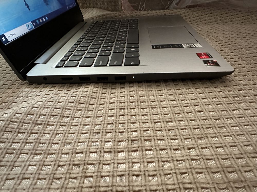 Ноутбук AMD Ryzen 5-3500U/RAM 8Gb DDR4/SSD 256Gb/Vega 8 Graphics