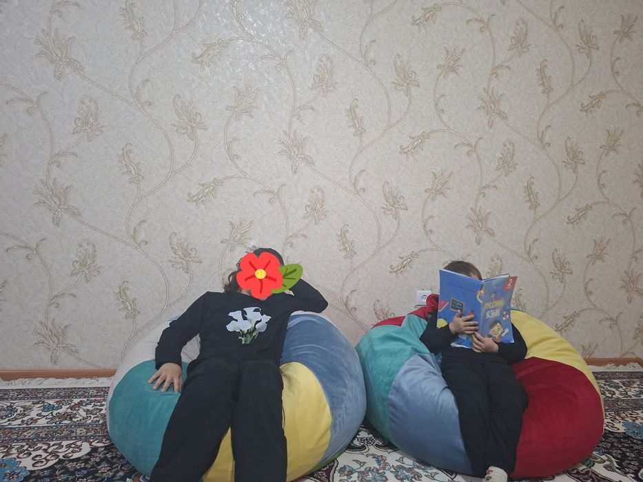 Bin beg yumshoq pufakchali kreslolari