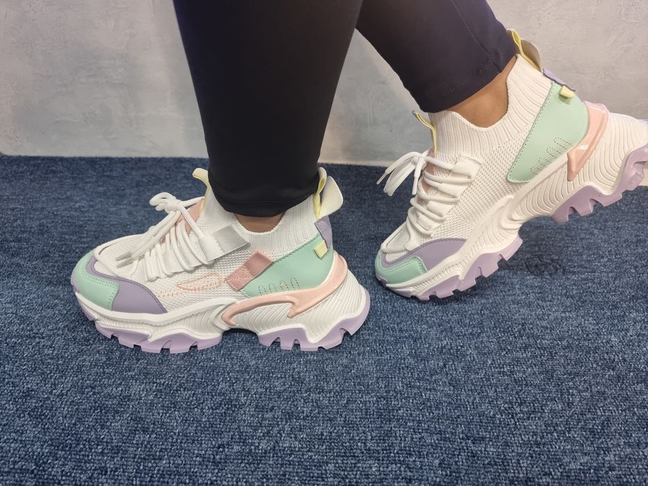 Adidasi dama diferite modele