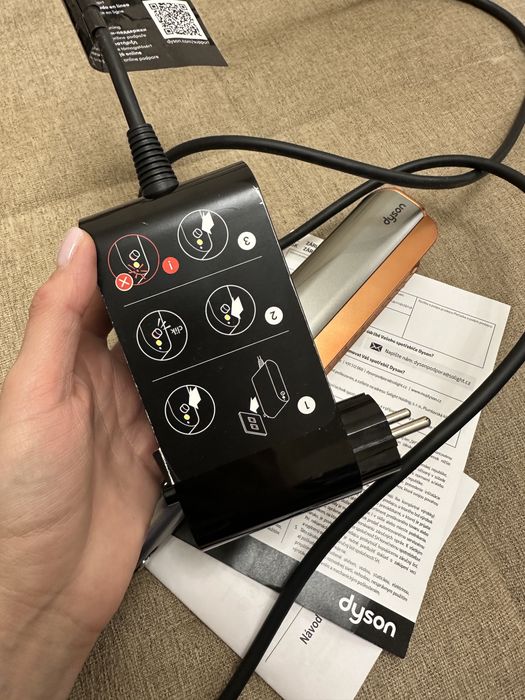 Dyson Airstrait преса за коса