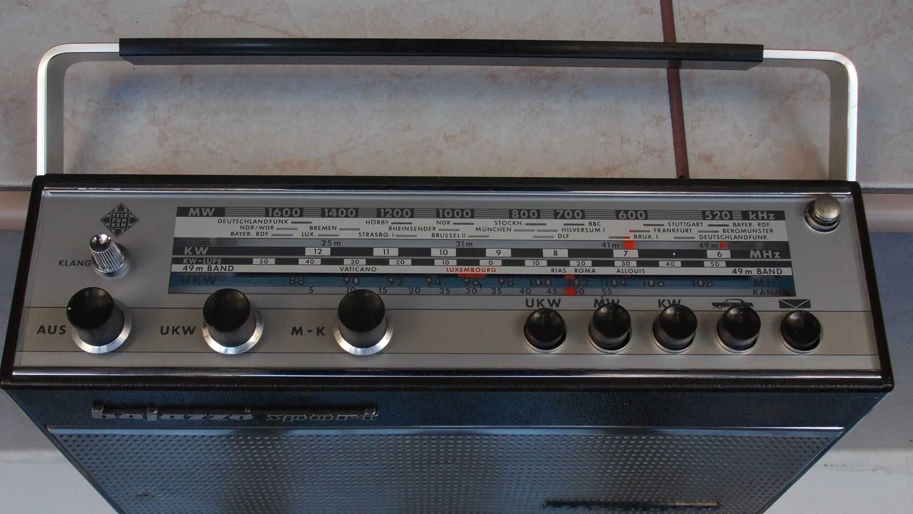 Radio TELEFUNKEN Bajazzo Sport 105, GRUNDIG C6500 vintage Germany