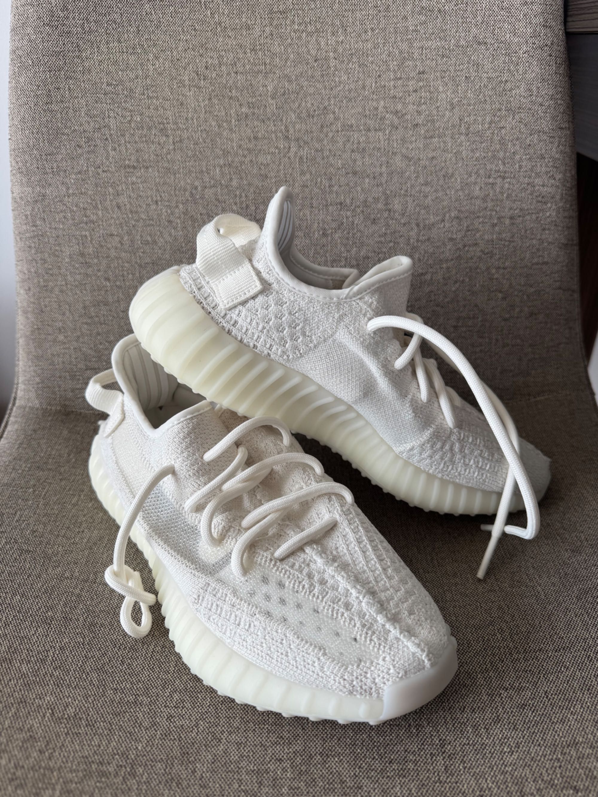 Yeezy 350 Bone original ново