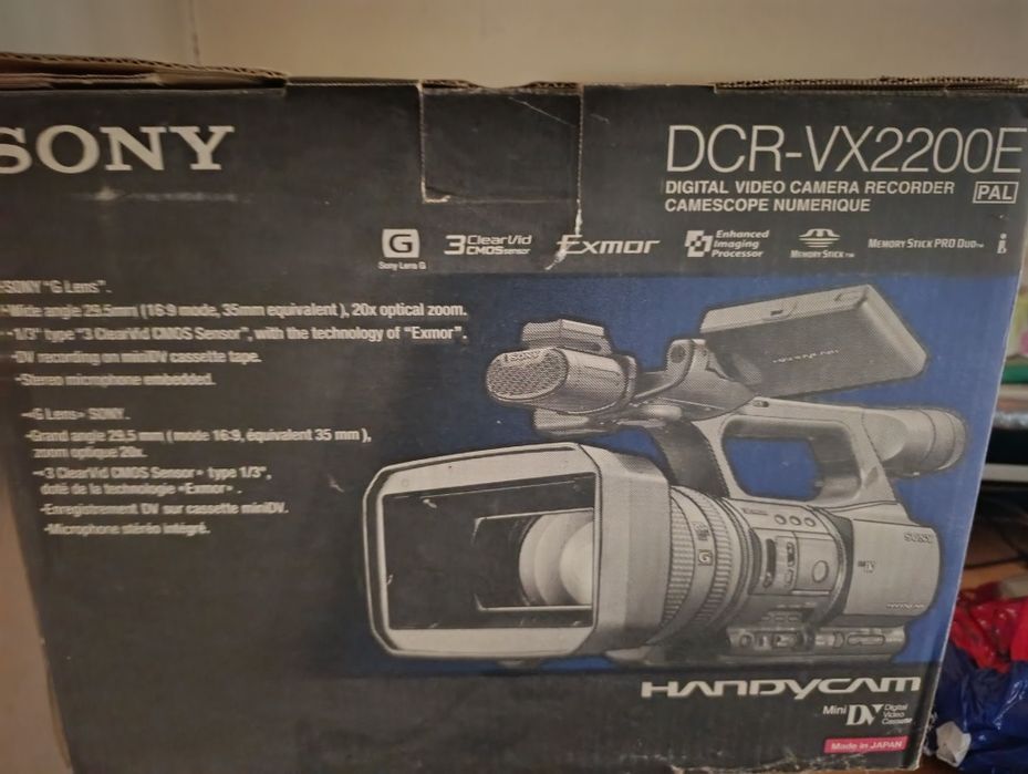 Sony dcr-V2200 sotiladi