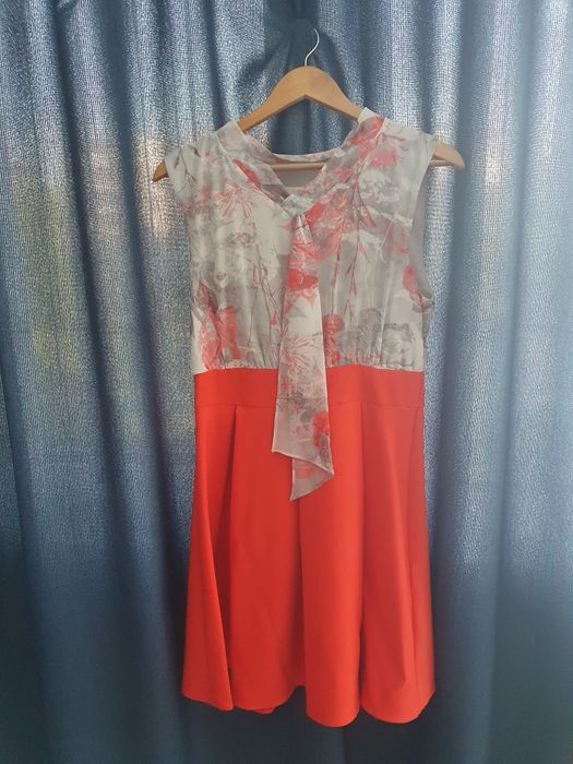 Рокля, официална