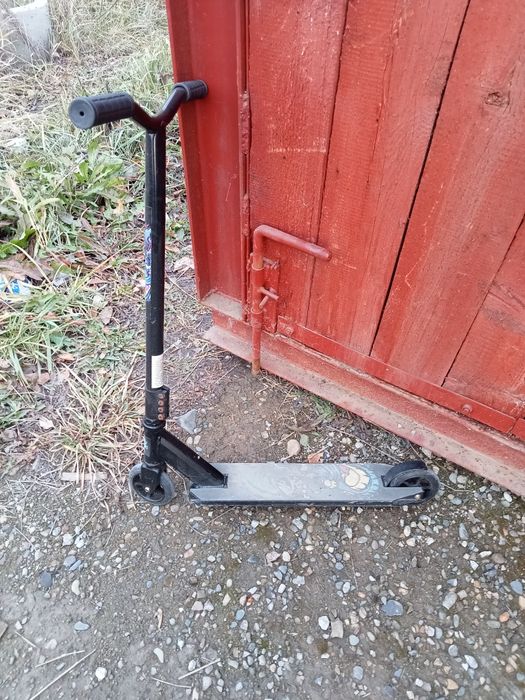 Продам  трюковой самокат.