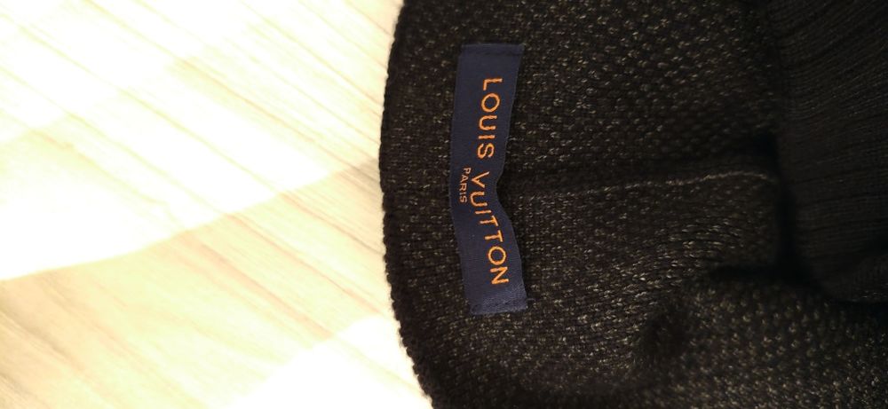 Caciula Louis Vuitton