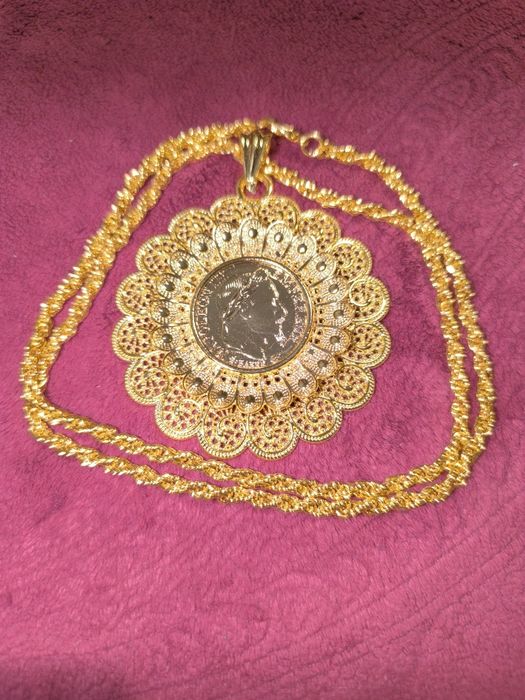 Salbă metal comun culoare aurie