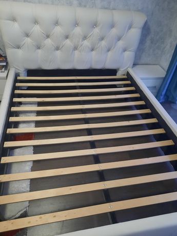 Кровать 160×200,2 тумбочки из мдф,без матраса