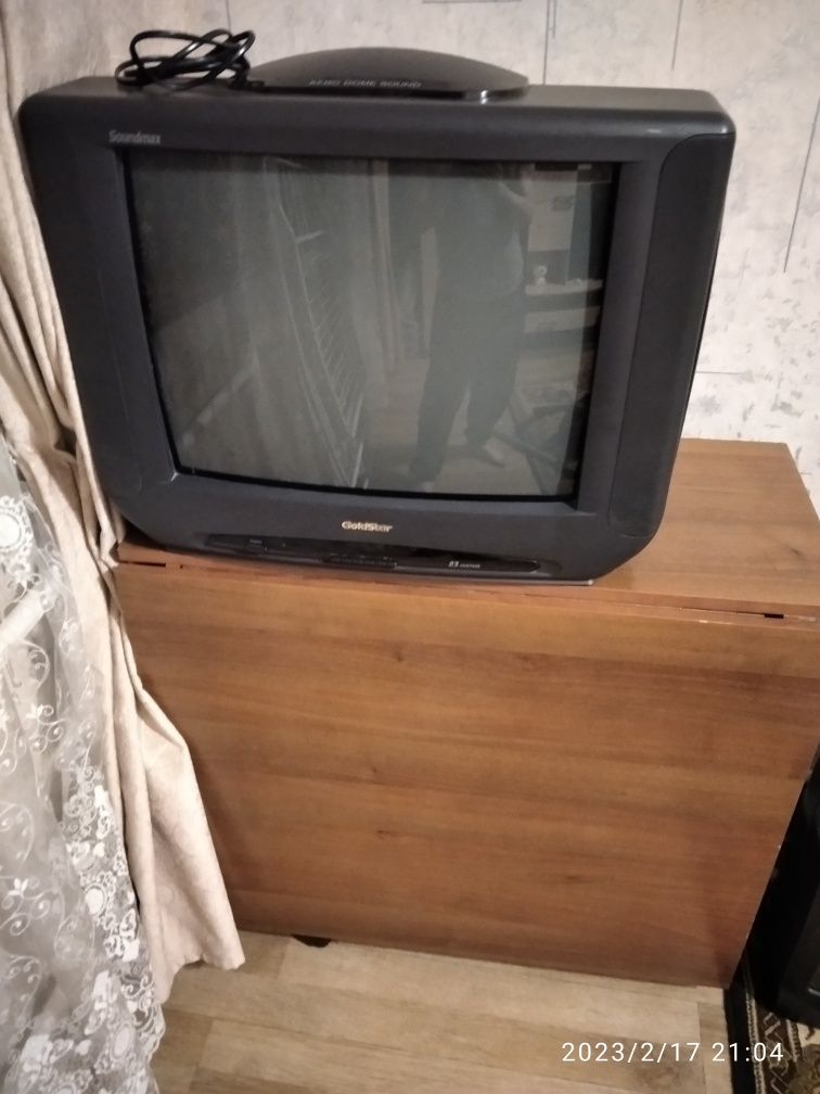 Телевизор б/у продам