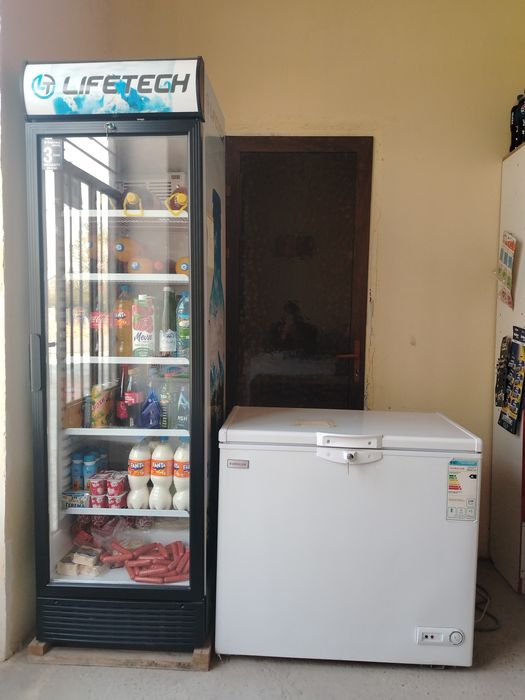 Витрина и морозилка