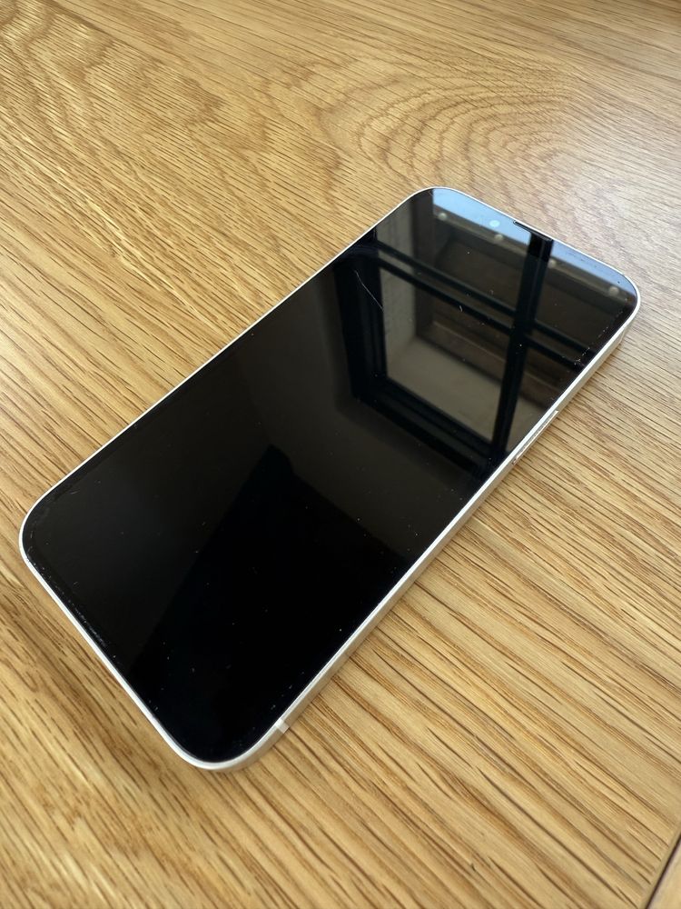 Iphone 13 бял 256Gb