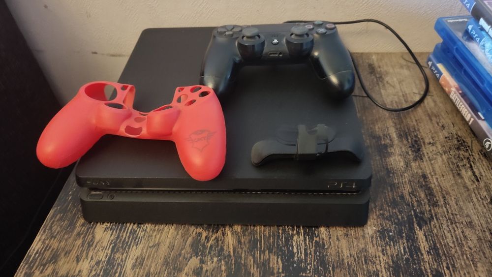 PS4 slim със добри игри