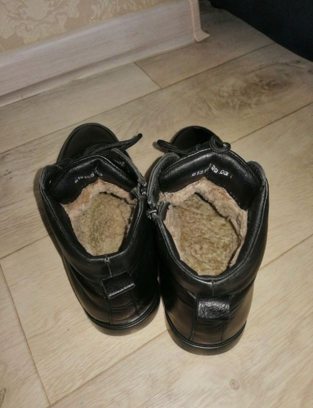 Продам зимние ботинки