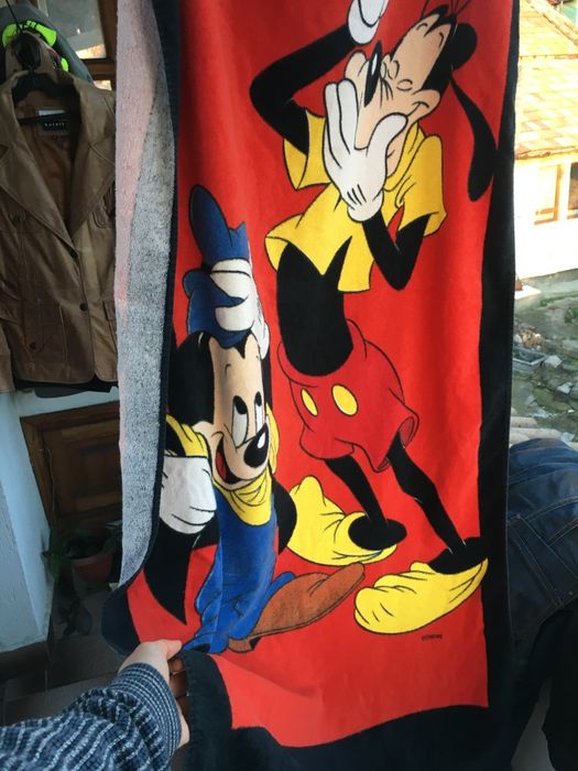 Оригинална ретро кърпа на Дисни. Голяма с Мики и Гуфи