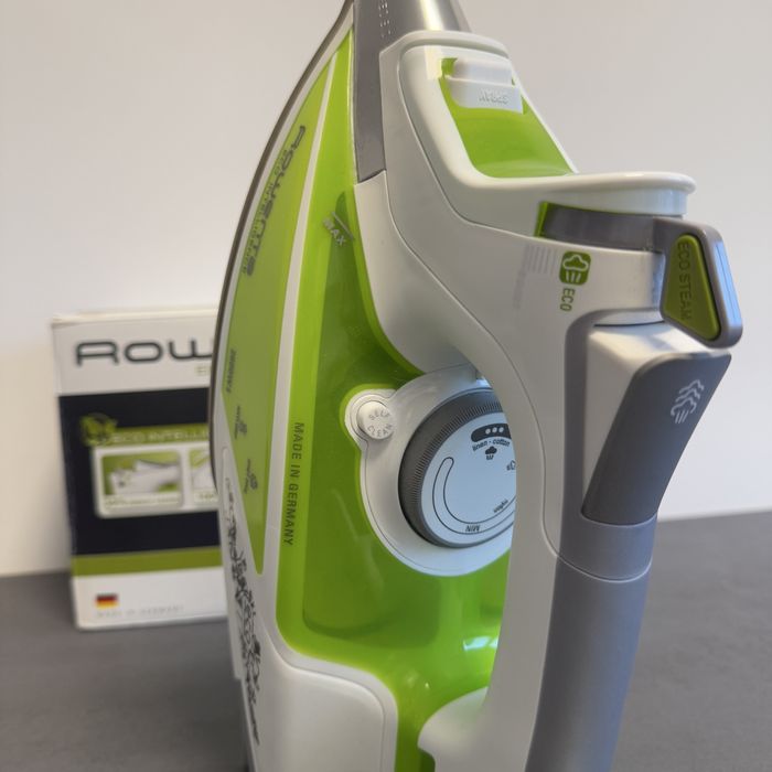 Fier de calcat Rowenta 2600W, jet abur 180g/min, Eco Intelligence