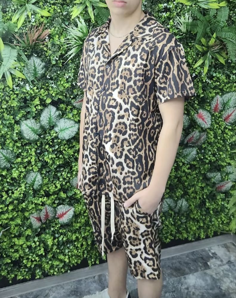 Compleuri Animal print! Camasa si Pantaloni scurti!