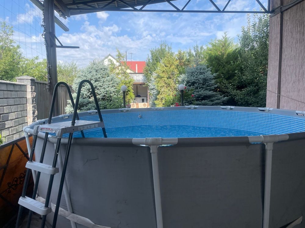 Продам Бассейн intex