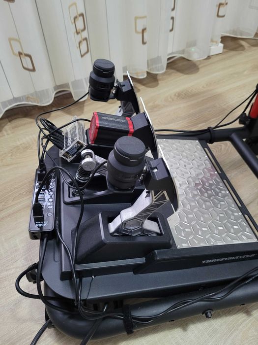 Pedale Thrustmaster T-LCM plus Simagic Haptic set