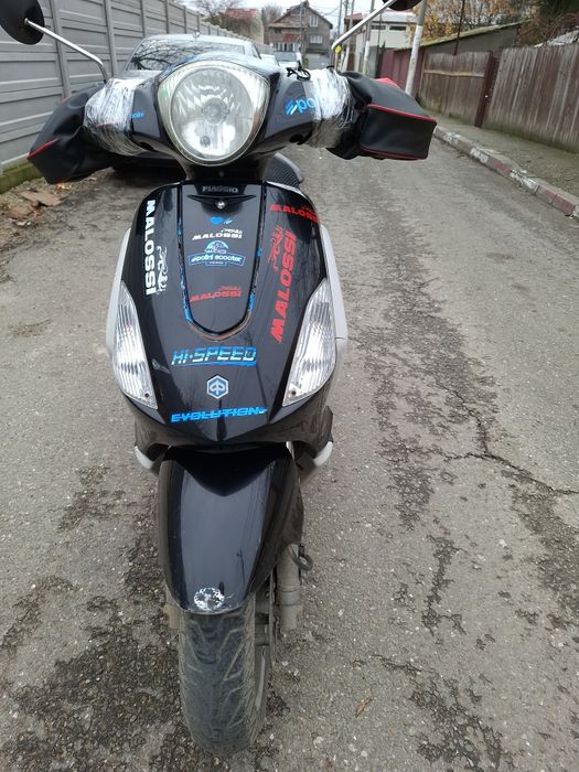 Scuter Piaggio fly 80cc cu acte de 25km