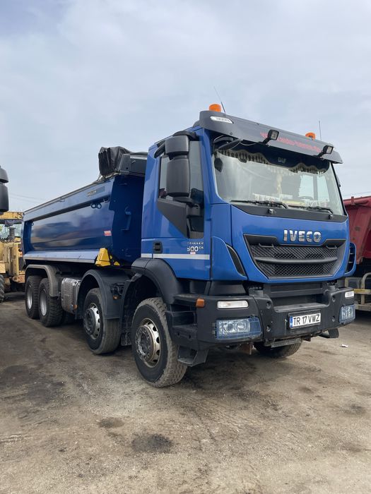 IVECO TRAKKER 8x4 Autobasculanta