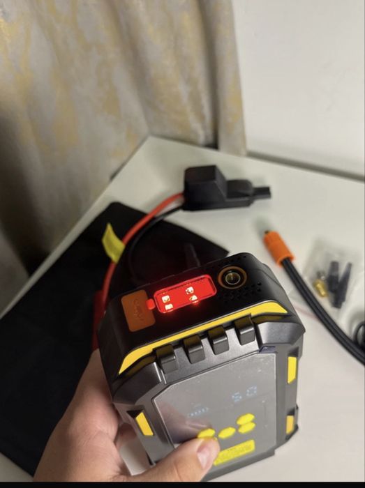 Starter Auto 5000A + Compresor + Powerbank + Lanternă