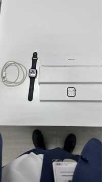 Apple Watch 8 (45 mm)