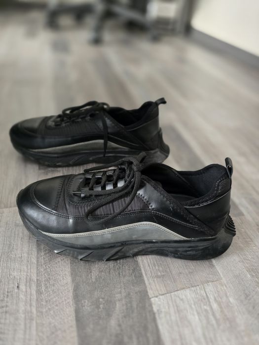 Дамски маратонки.