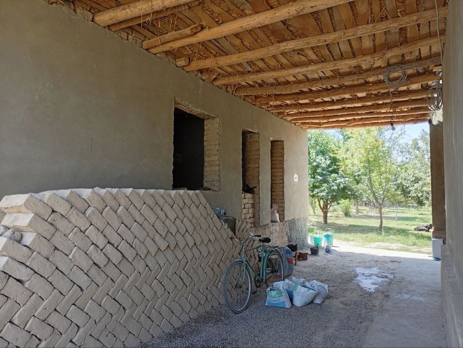 Uy sotiladi 12 sotix