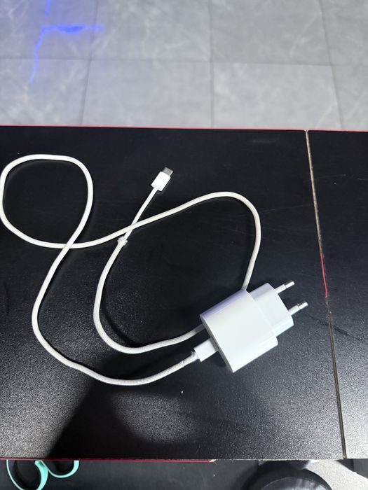Apple адаптер