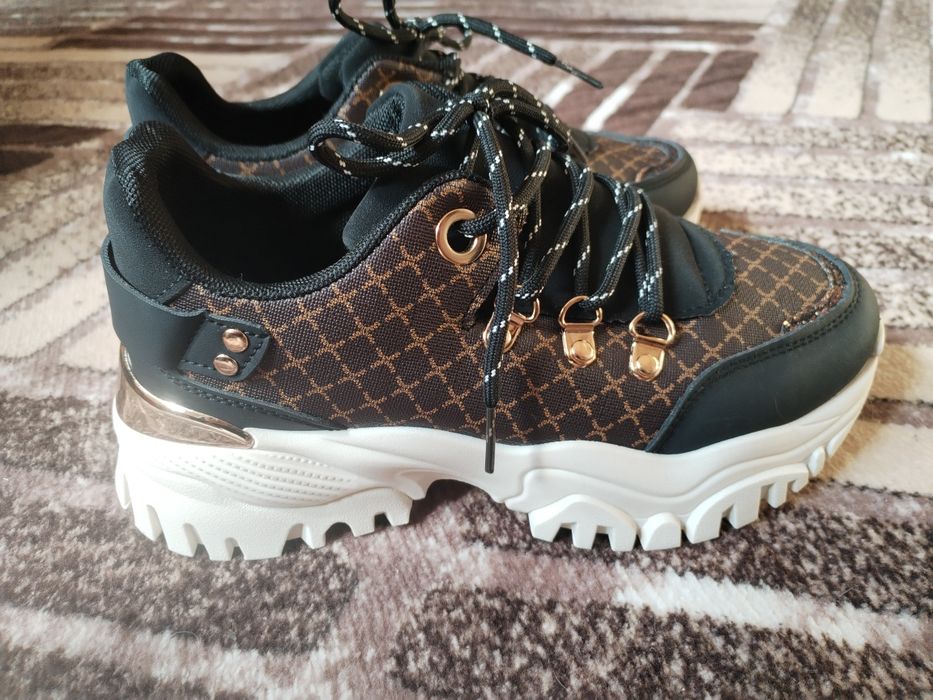 Дамски маратонки