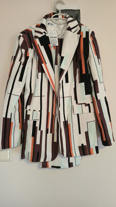 Дамски стилен костюм