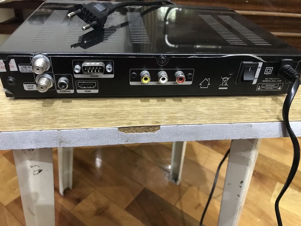 Продаётся тюнер для ТВ Digital Satellite Receiver