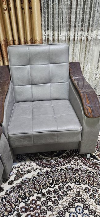 Продаются два одинаковых кресла