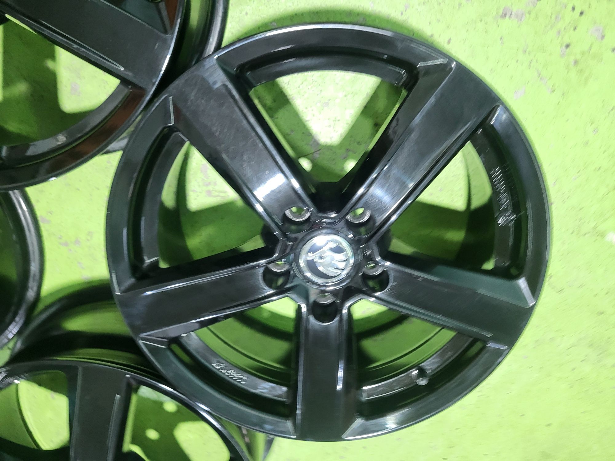 17 5x112 Skoda лети джанти 5х112 шкода