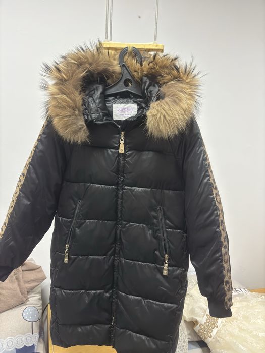 Продам пуховик для девочки