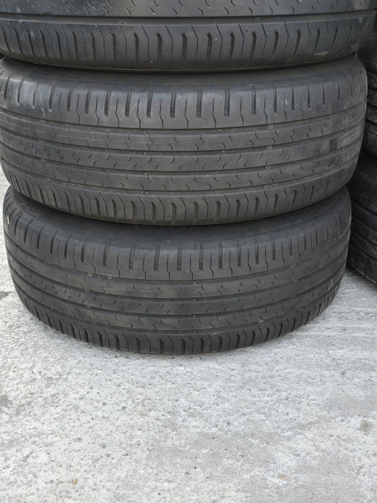 4 Броя 205/55/16 Continental 2x6mm 2x5,5mm
