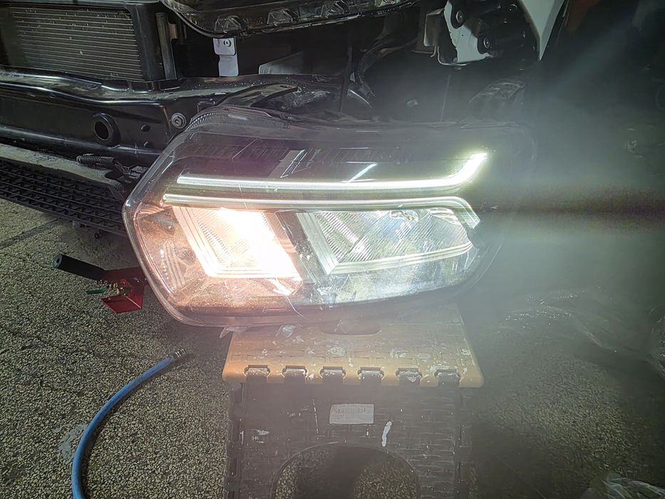 Far stanga duster 2022