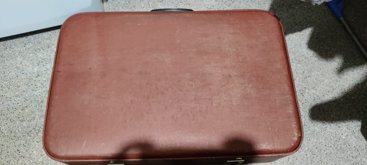 Продам советский чемодан