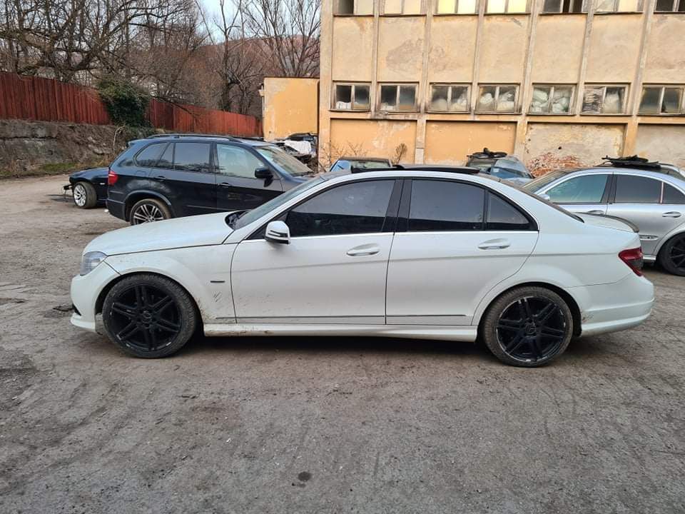 Mercedes W204 C220CDI 651 AMG пакет панорама седан автоматик НА ЧАСТИ!