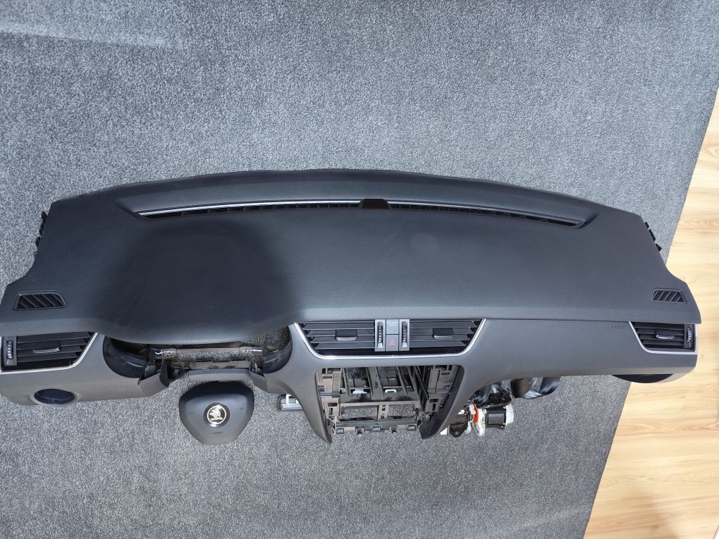 Plansa bord Skoda Octavia 3