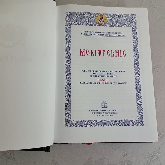 Molitfelnic legat in piele naturala.