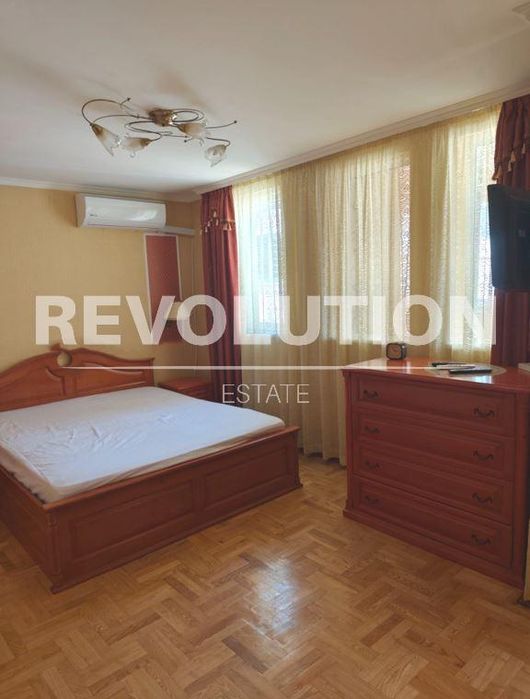 Дава се под наем Тристаен апартамент в Варна, Лятно кино Тракия - 115 кв.м за 800 € - Снимка #3