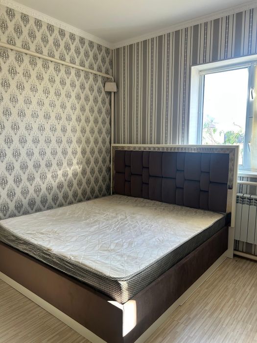 Комнатный диван на двоих